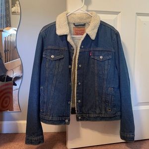Woman’s Levi Sherpa Trucker Jacket